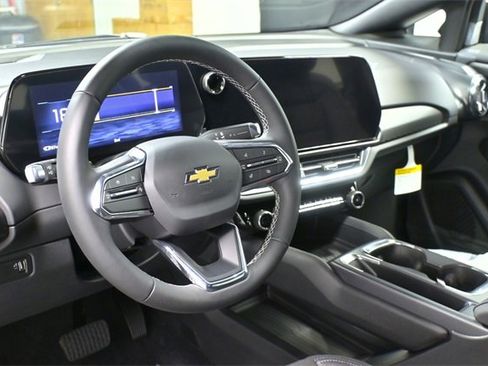 New 2026 Chevrolet Equinox EV LT w/ Comfort Package image 17