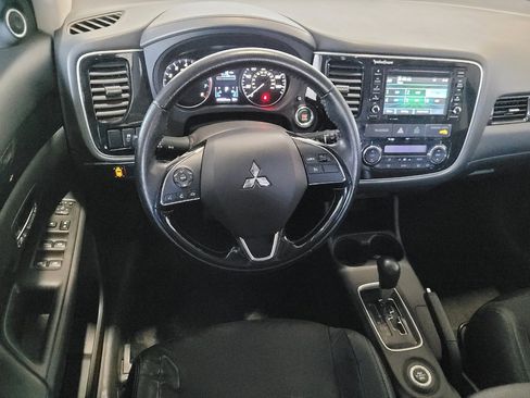 Used 2016 Mitsubishi Outlander SEL AWD/4WD image 22