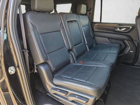 Used 2024 Chevrolet Suburban LT image 21