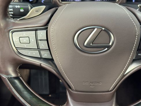 Used 2018 Lexus LS 500 AWD w/ Interior Upgrade Package image 22