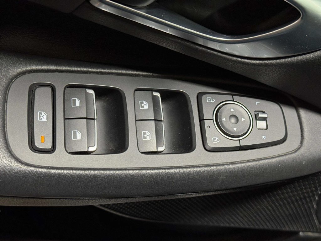 Used 2022 Hyundai Sonata SEL w/ Convenience Package FWD image 17
