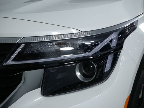 New 2026 Kia Seltos S image 14