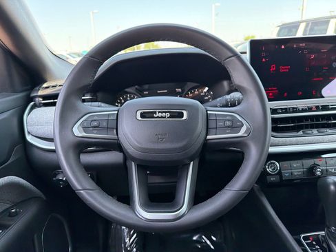 Used 2024 Jeep Compass Latitude AWD/4WD image 20