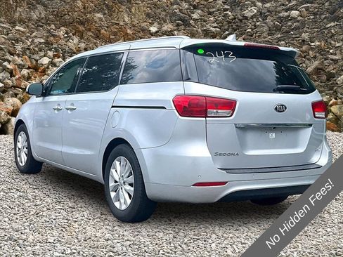 Used 2018 Kia Sedona EX FWD image 11