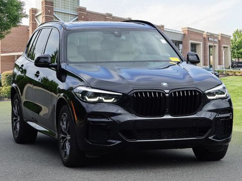 Used 2022 BMW X5 sDrive40i w/ M Sport Package RWD image 3