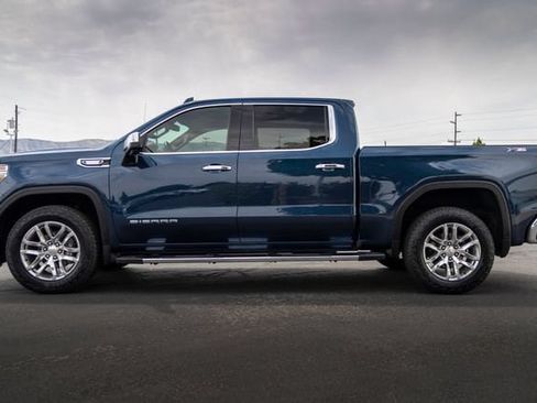 Used 2021 GMC Sierra 1500 SLT w/ SLT Convenience Package AWD/4WD image 3