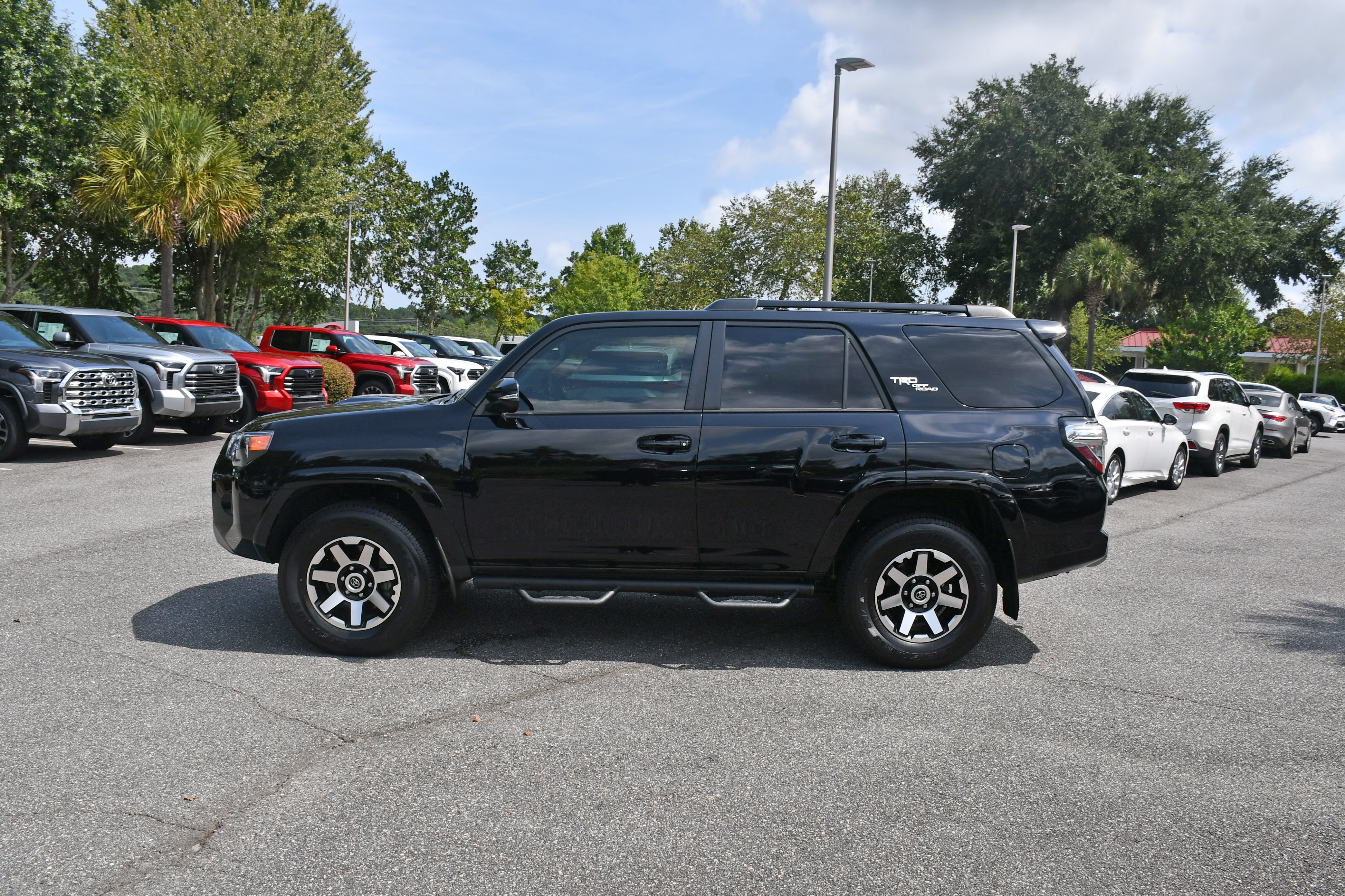 Certified 2024 Toyota 4Runner TRD Off-Road Premium AWD/4WD image 2