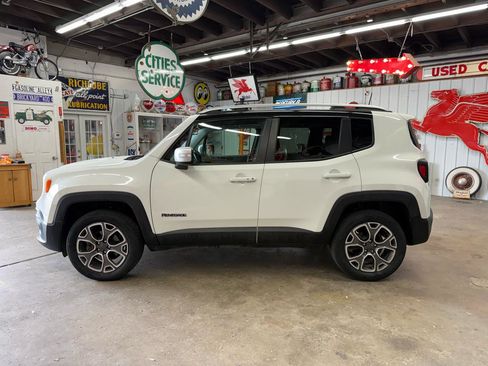 Used 2016 Jeep Renegade Limited AWD/4WD image 2