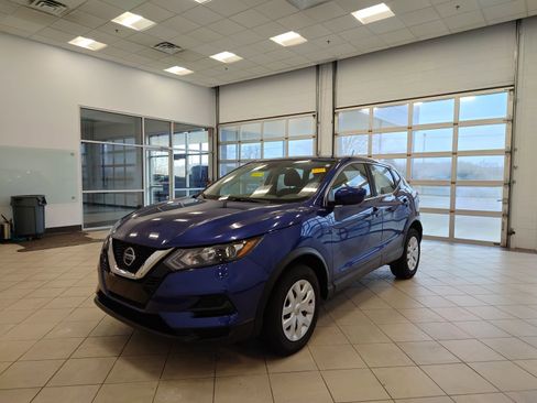 Used 2020 Nissan Rogue Sport S image 8