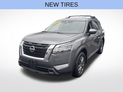 Used 2022 Nissan Pathfinder SV AWD/4WD image 3
