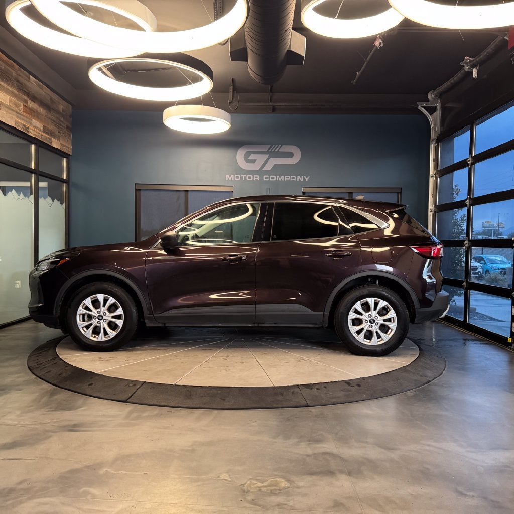 Used 2023 Ford Escape Active w/ Tech Pack #1 AWD/4WD image 6