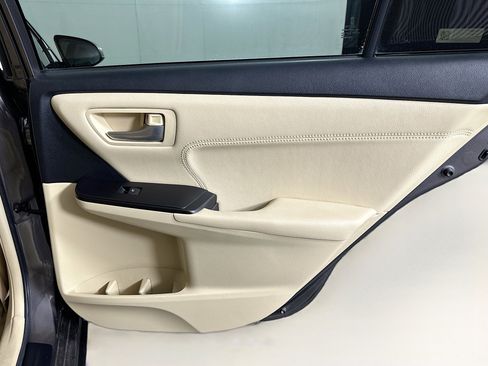 Used 2015 Toyota Camry XLE image 29