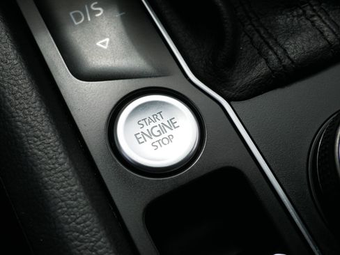 Used 2019 Volkswagen Atlas SEL Premium image 31