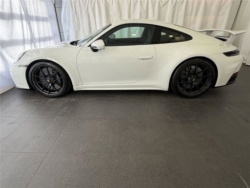 Certified 2025 Porsche 911 Carrera GTS RWD image 2