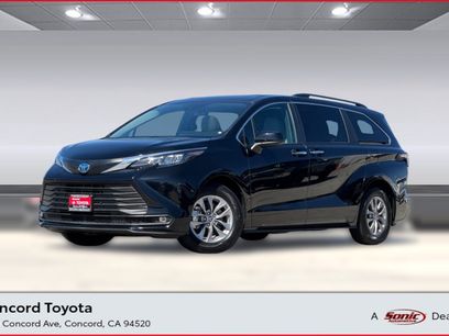 Used 2025 Toyota Sienna XLE