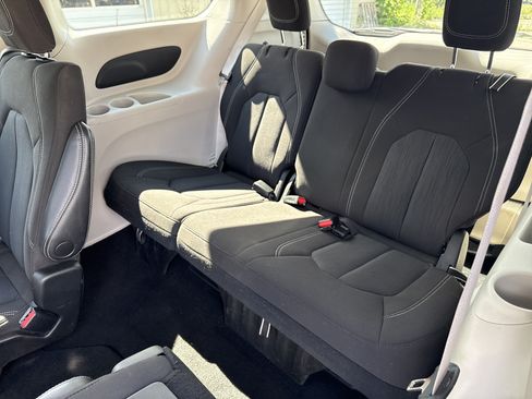 Used 2023 Chrysler Voyager LX FWD image 14