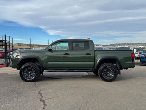 Used 2021 Toyota Tacoma SR5 w/ Trail Edition image 2