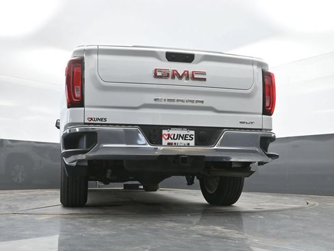 Used 2024 GMC Sierra 1500 SLT AWD/4WD image 39