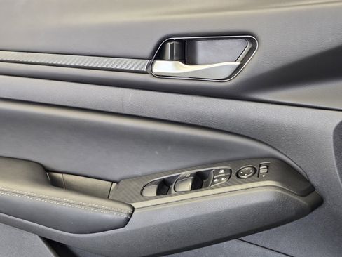 Used 2025 Nissan Altima 2.5 SV image 22