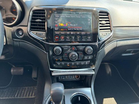Used 2021 Jeep Grand Cherokee Limited w/ Quick Order Package 28K 80th AWD/4WD image 17