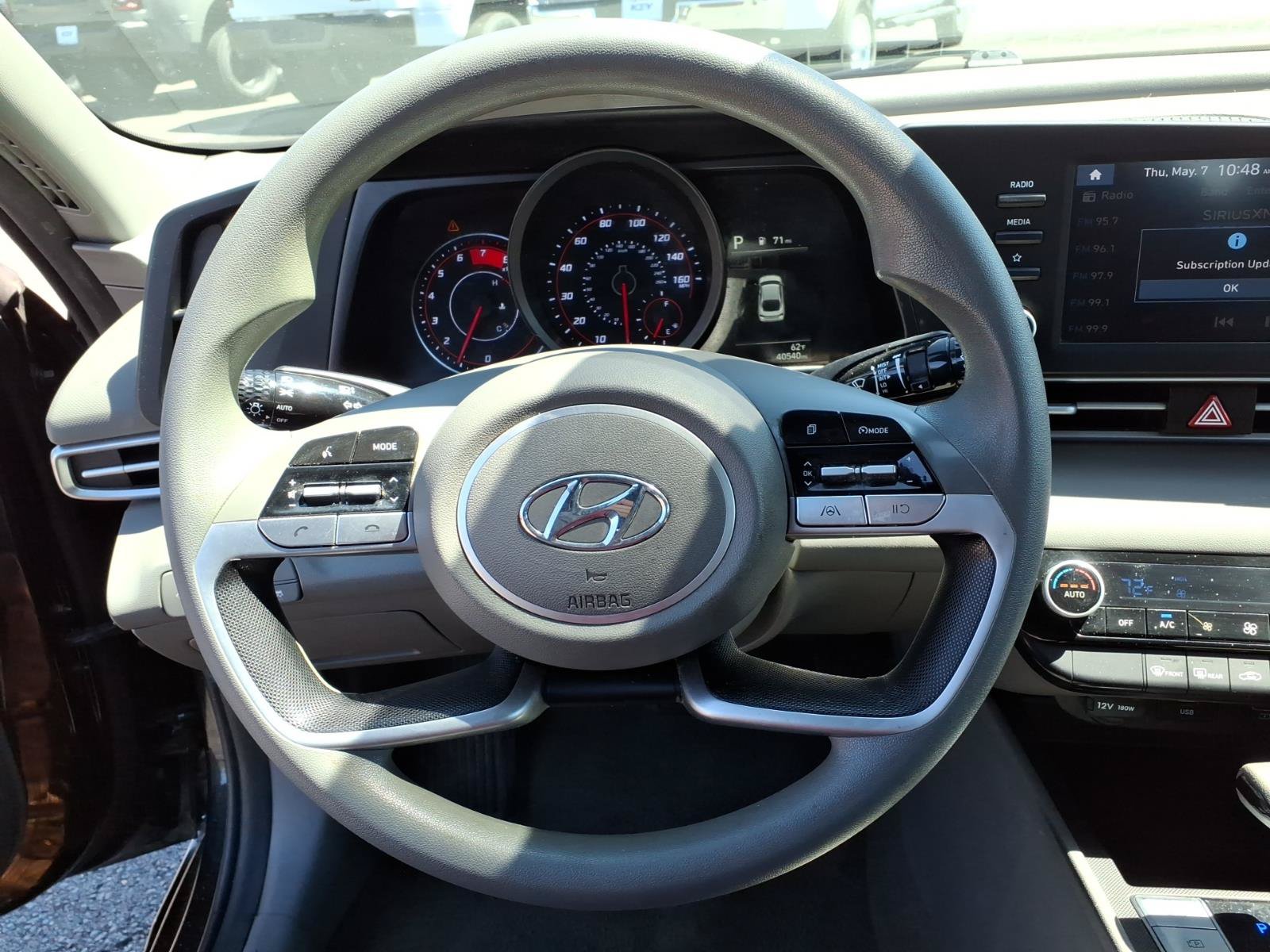 Used 2023 Hyundai Elantra SEL w/ Cargo Package FWD image 17