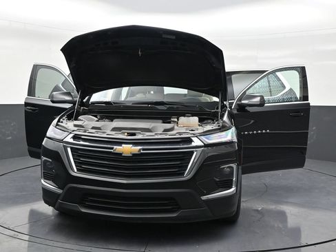 Used 2022 Chevrolet Traverse LS FWD image 32