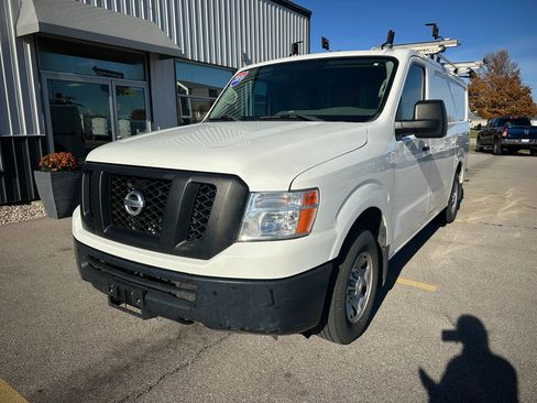 Used 2019 Nissan NV 2500 SV image 13