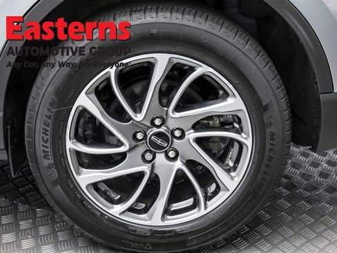 Used 2022 Lincoln Corsair AWD w/ Equipment Group 101A image 8