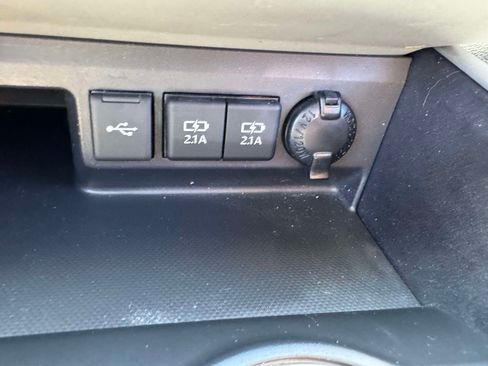 Certified 2020 Toyota Highlander XLE AWD/4WD image 36