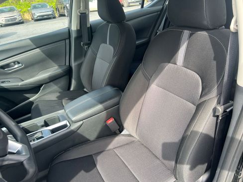 Used 2025 Nissan Sentra SV image 31