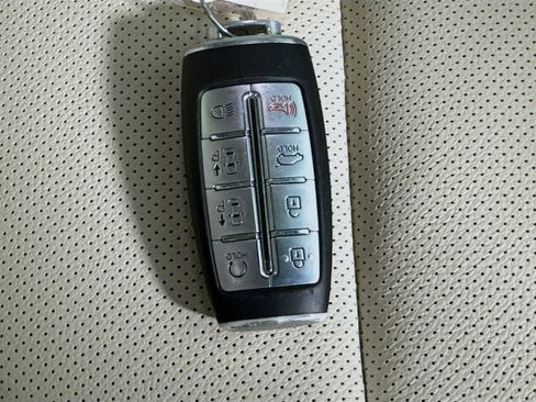 Used 2023 Genesis GV70 2.5T w/ Advanced Package image 38