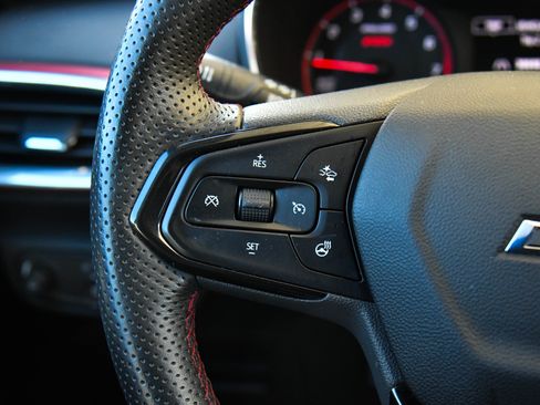 Used 2023 Chevrolet TrailBlazer RS w/ Convenience Package image 29