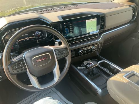 Used 2022 GMC Sierra 1500 SLT w/ SLT Premium Plus Package AWD/4WD image 25