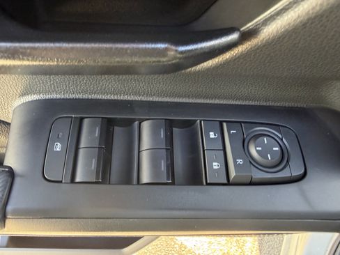 Certified 2025 Toyota Tacoma SR5 image 11