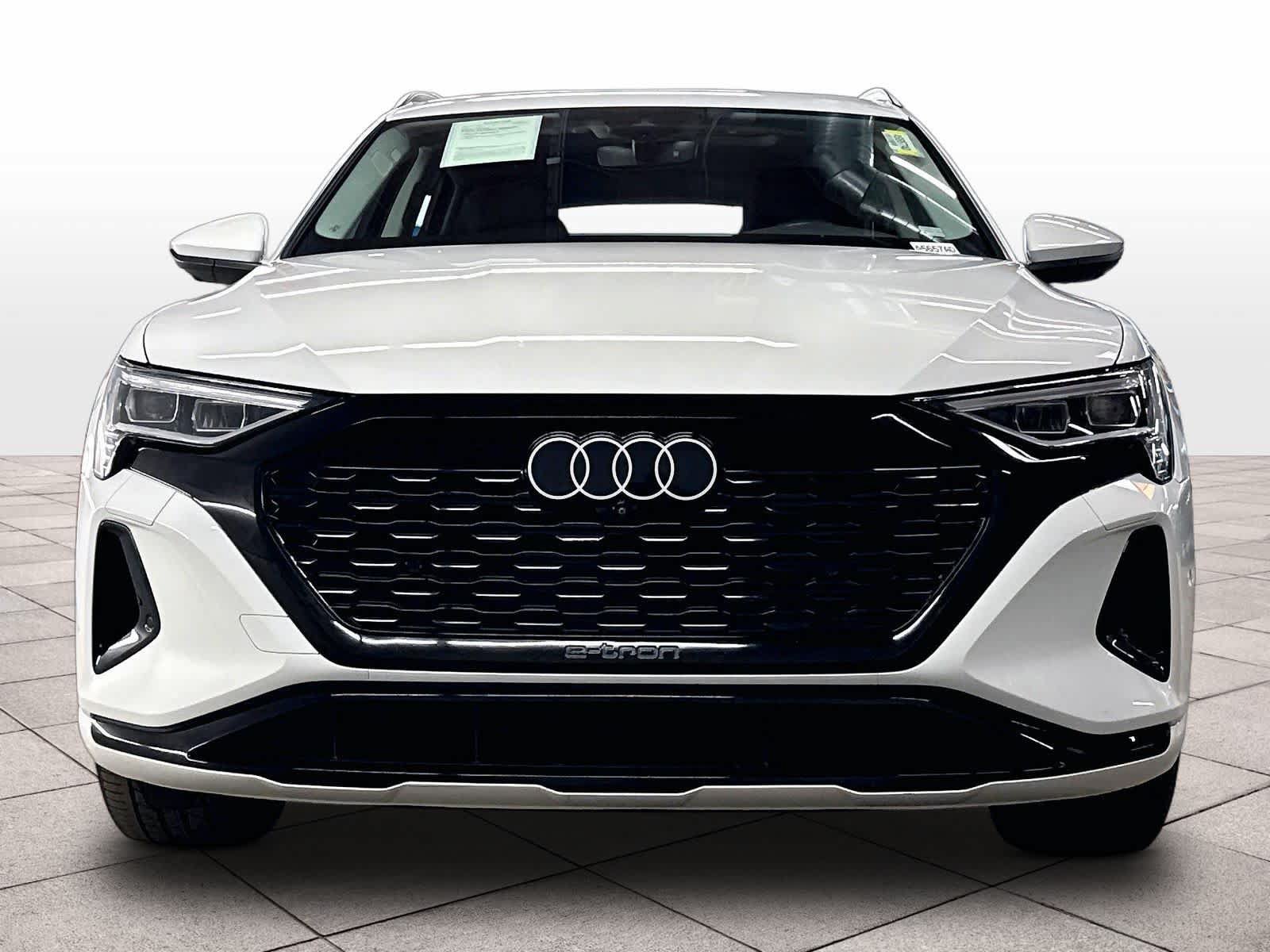 Used 2024 Audi Q8 e-tron Premium Plus AWD/4WD image 3