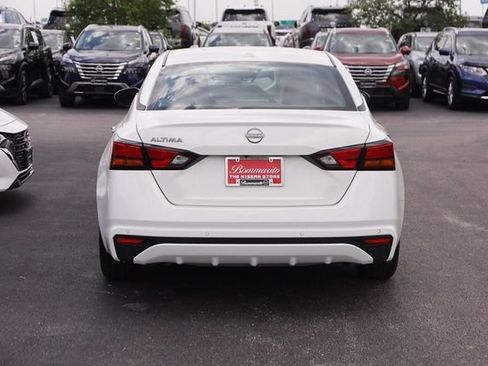 Certified 2025 Nissan Altima 2.5 SV FWD image 6