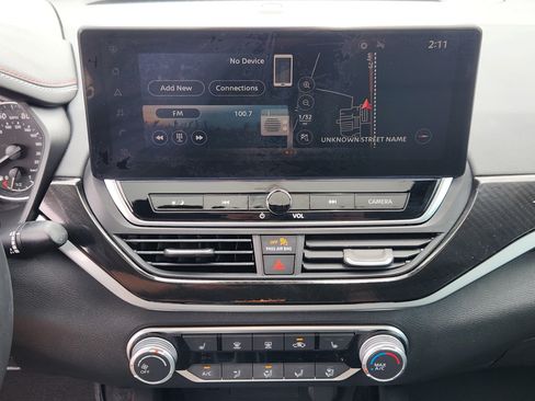 Used 2024 Nissan Altima 2.5 SR FWD image 18