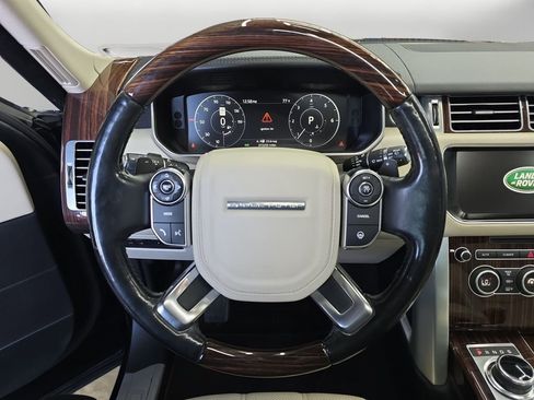 Used 2017 Land Rover Range Rover HSE image 12
