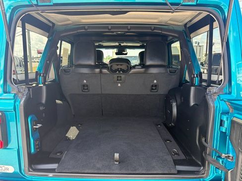 Used 2020 Jeep Wrangler Unlimited Sahara AWD/4WD image 10
