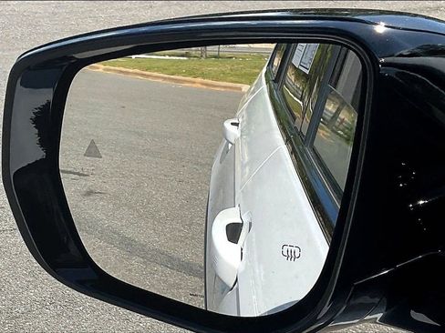 Certified 2023 Jeep Grand Cherokee L Limited image 31