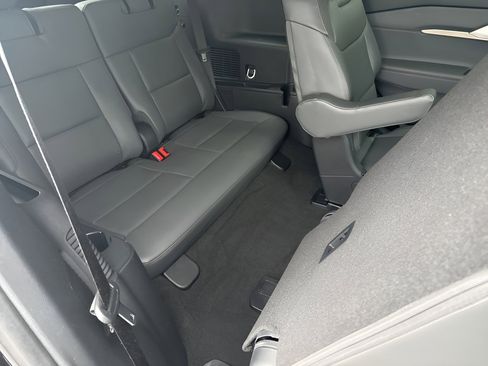 Certified 2025 Ford Explorer Active w/ Active Comfort Package image 16