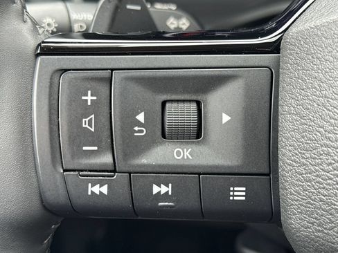 Used 2025 Nissan Rogue SL w/ Tech Package AWD/4WD image 21