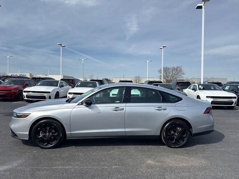 Used 2025 Honda Accord SE image 6