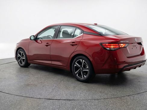 Used 2025 Nissan Sentra SV image 6
