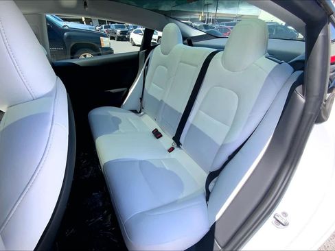 Used 2023 Tesla Model 3 Standard Range RWD image 29