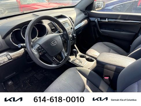 Used 2013 Kia Sorento LX w/ Convenience Pkg FWD image 8