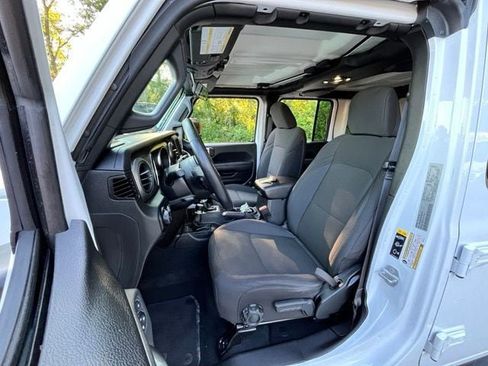 Used 2022 Jeep Wrangler Unlimited Sport AWD/4WD image 16