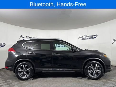 Used 2017 Nissan Rogue SL w/ SL Premium Package image 5