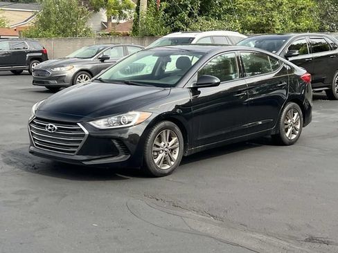 Used 2017 Hyundai Elantra SE FWD image 1