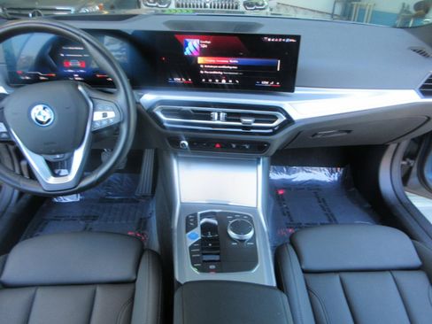 Used 2024 BMW i4 eDrive35 w/ Premium Package RWD image 18